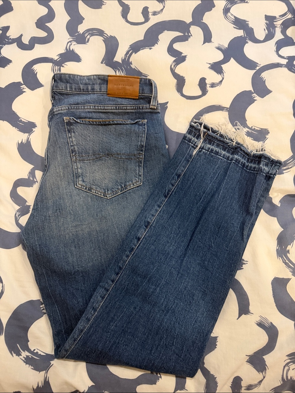 Lucky Brand Sweet Straight Women's Mid Blue Raw Hem Ankle Length Jeans